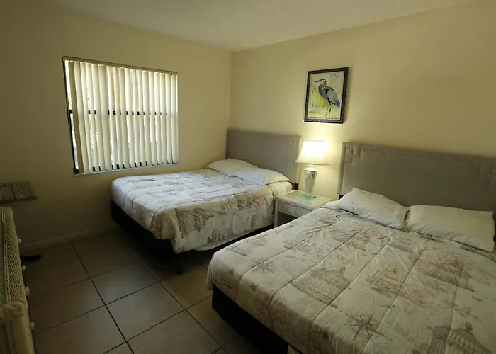 4330 Shorewalk Lakeview Condo Close To Img And Beach